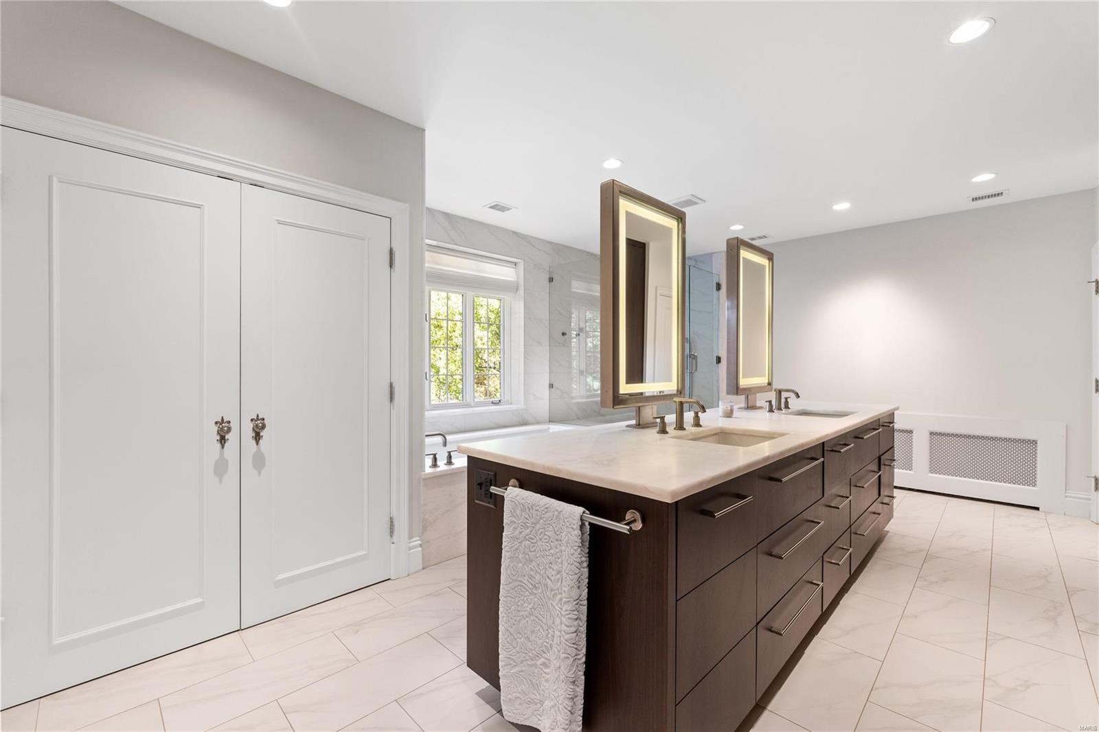 Warson - Residential