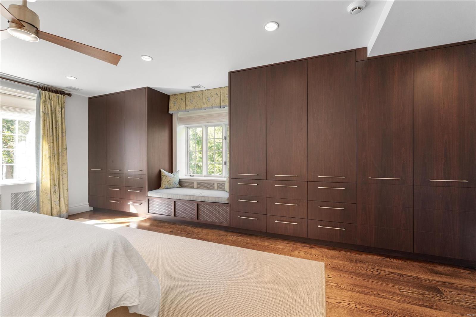 Warson - Residential