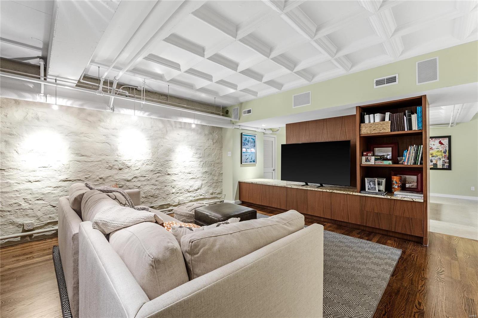 Warson - Residential