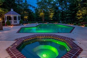 Kingspointe - Residential