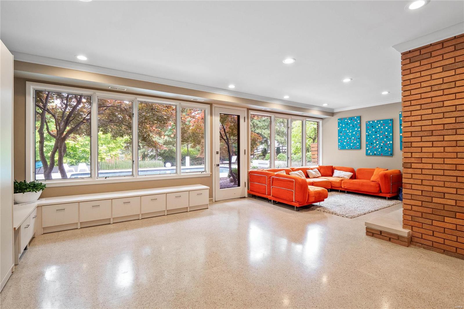 Brazillian Court Add - Residential