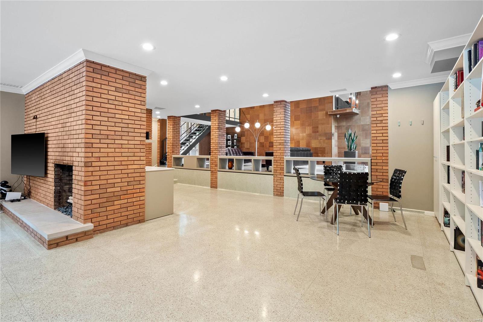 Brazillian Court Add - Residential