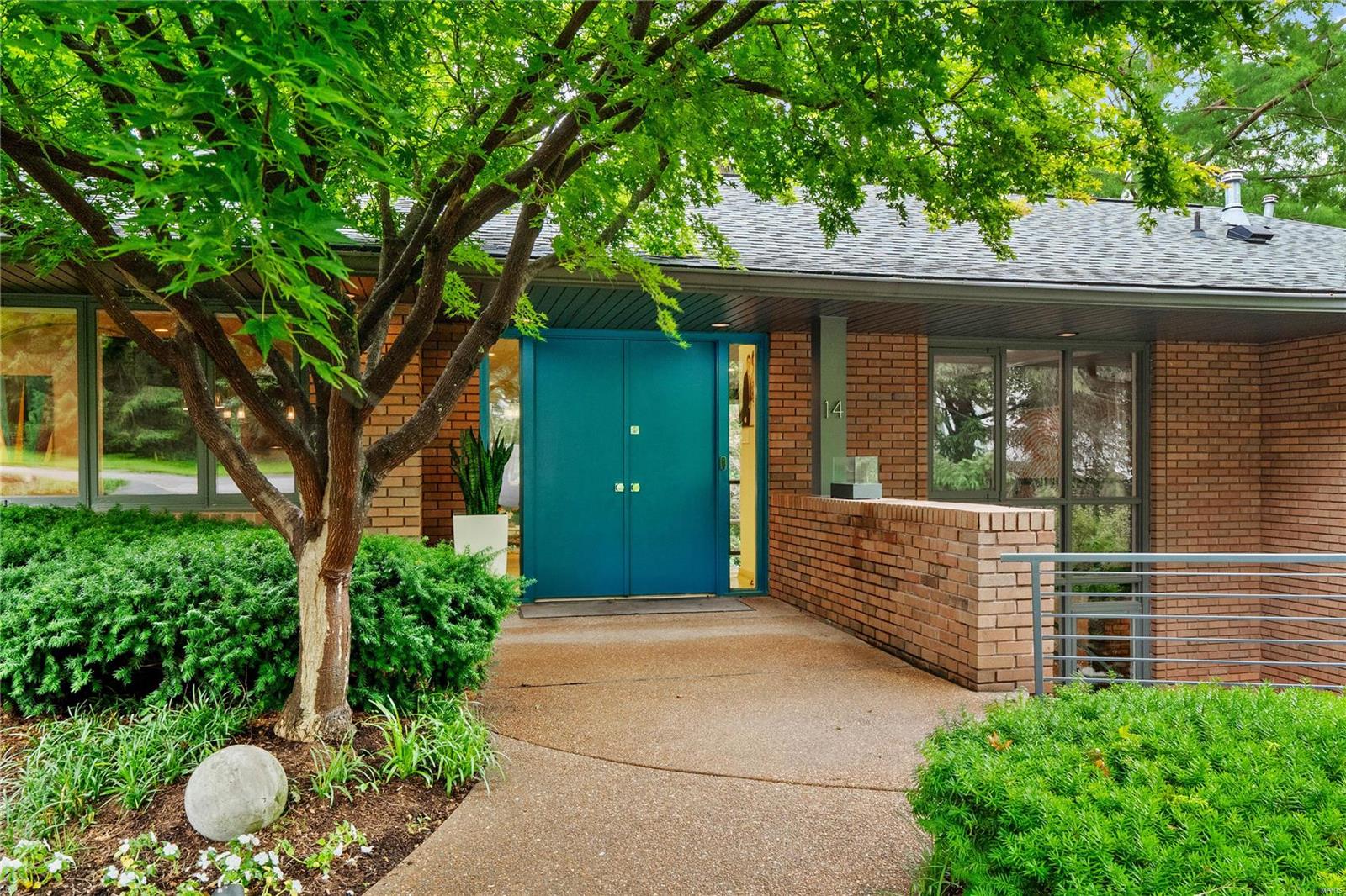 Brazillian Court Add - Residential