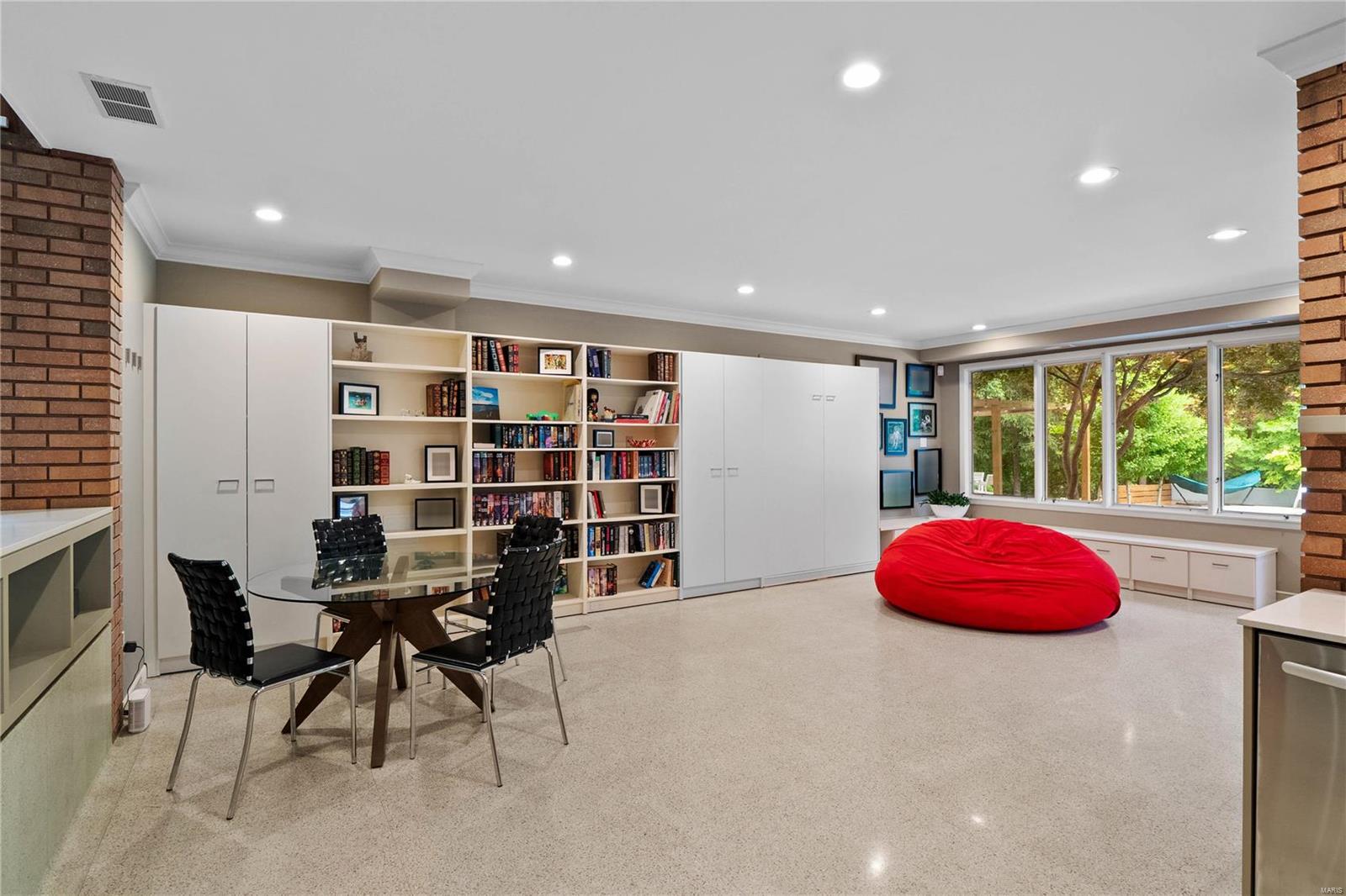 Brazillian Court Add - Residential