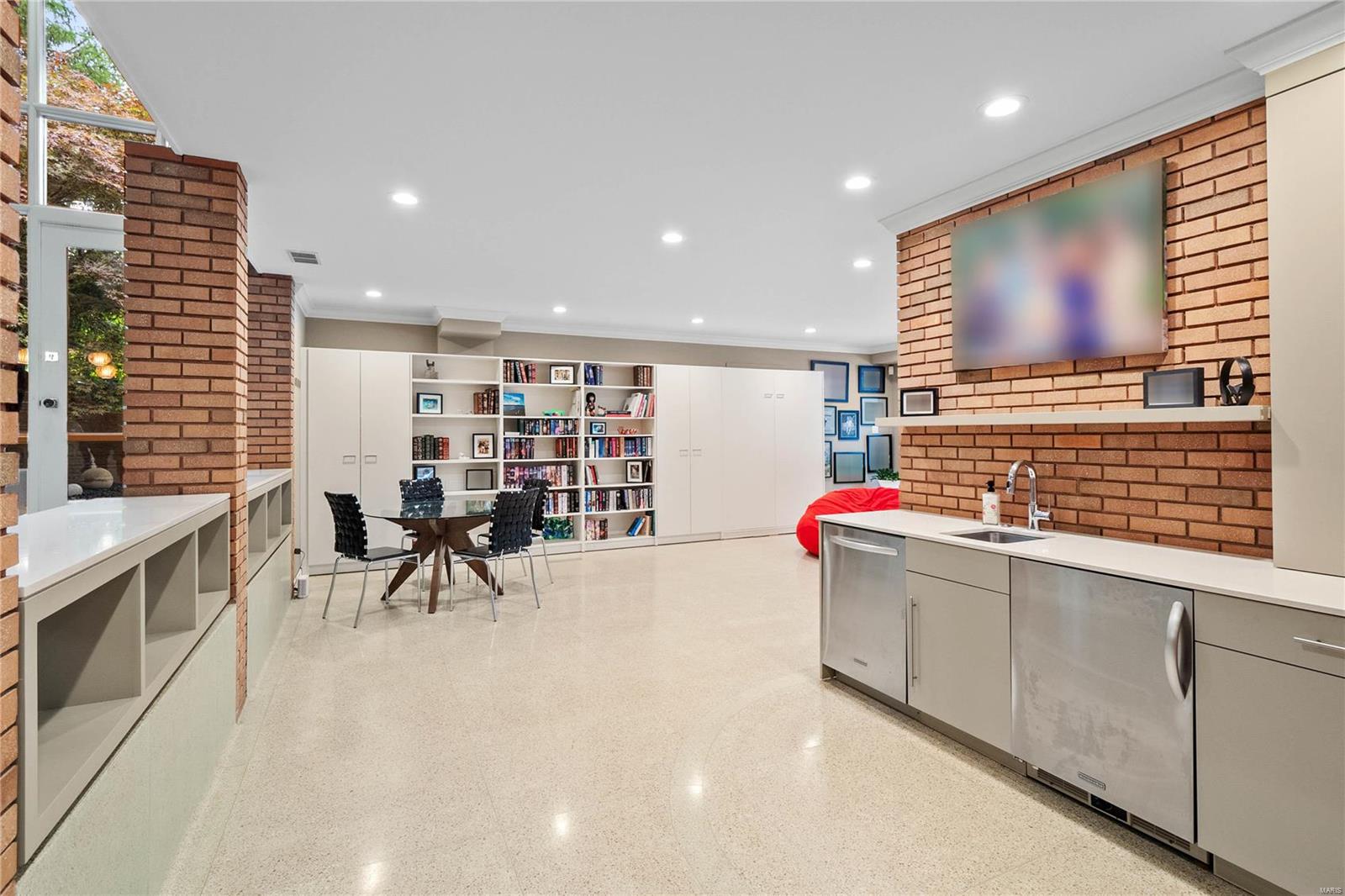 Brazillian Court Add - Residential