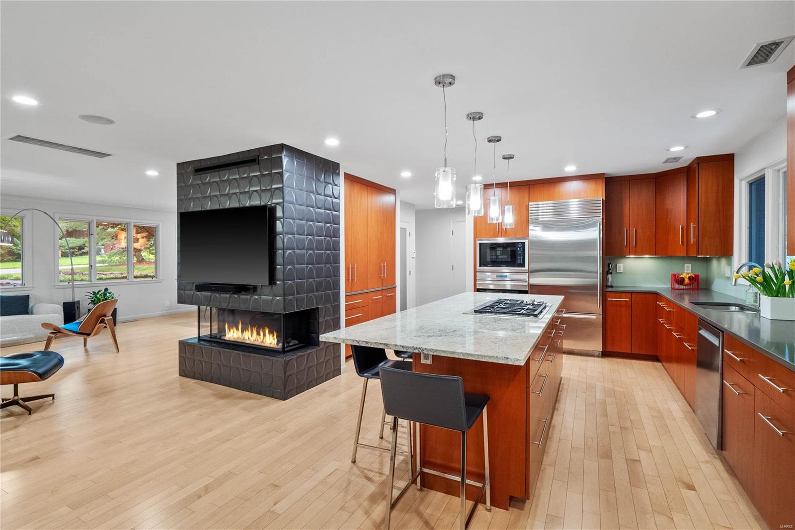 Brazillian Court Add - Residential