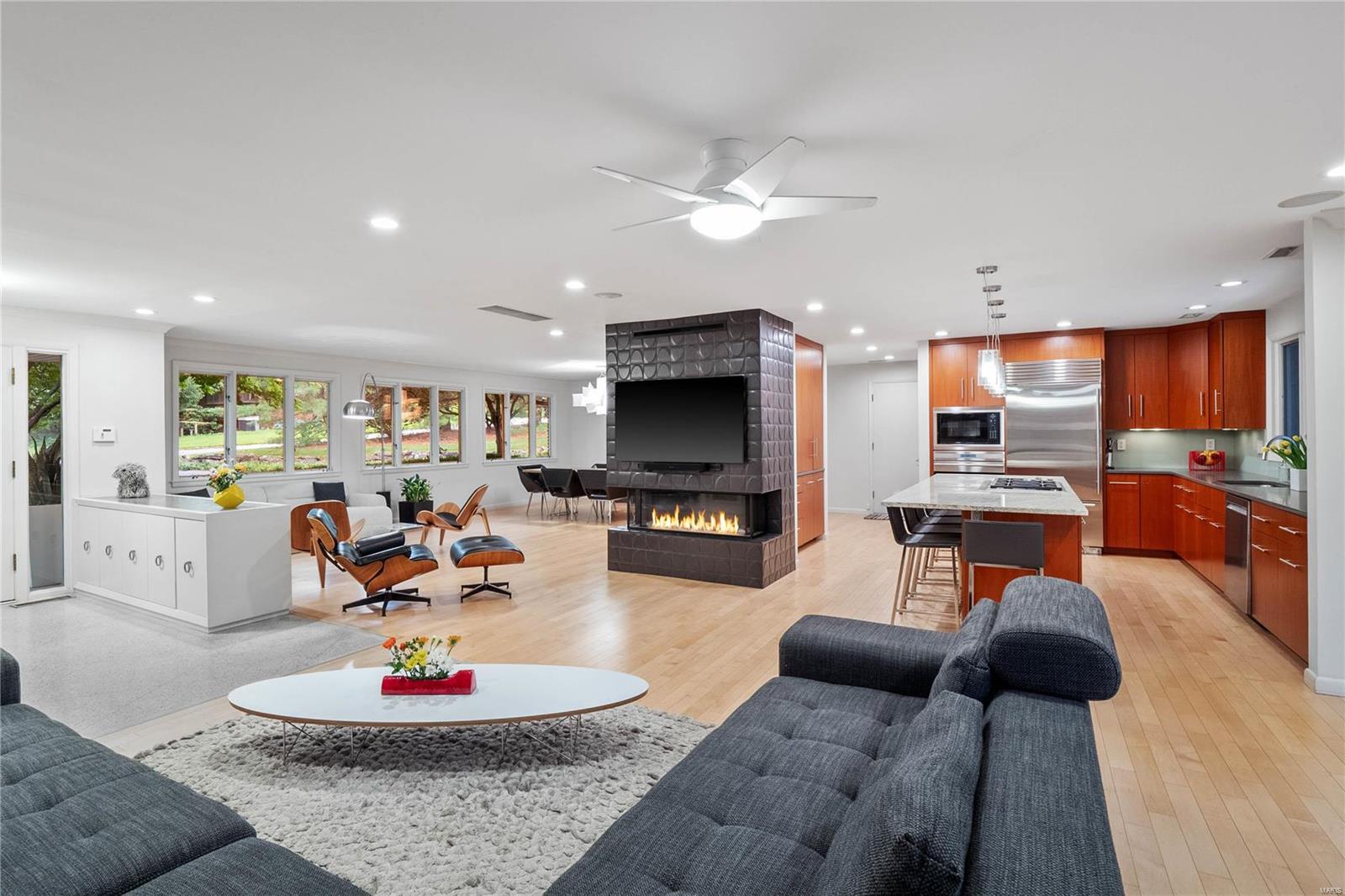 Brazillian Court Add - Residential