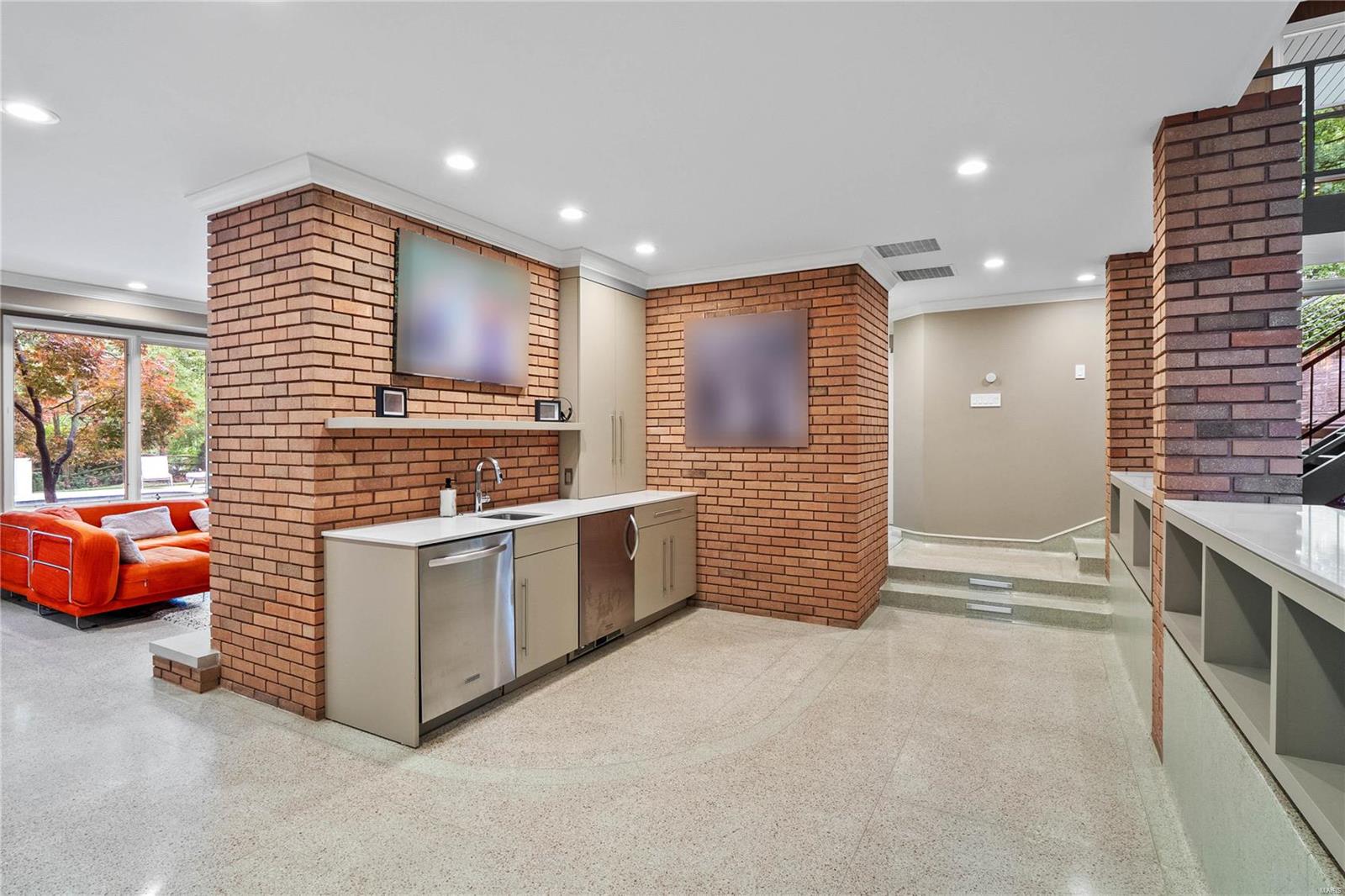 Brazillian Court Add - Residential