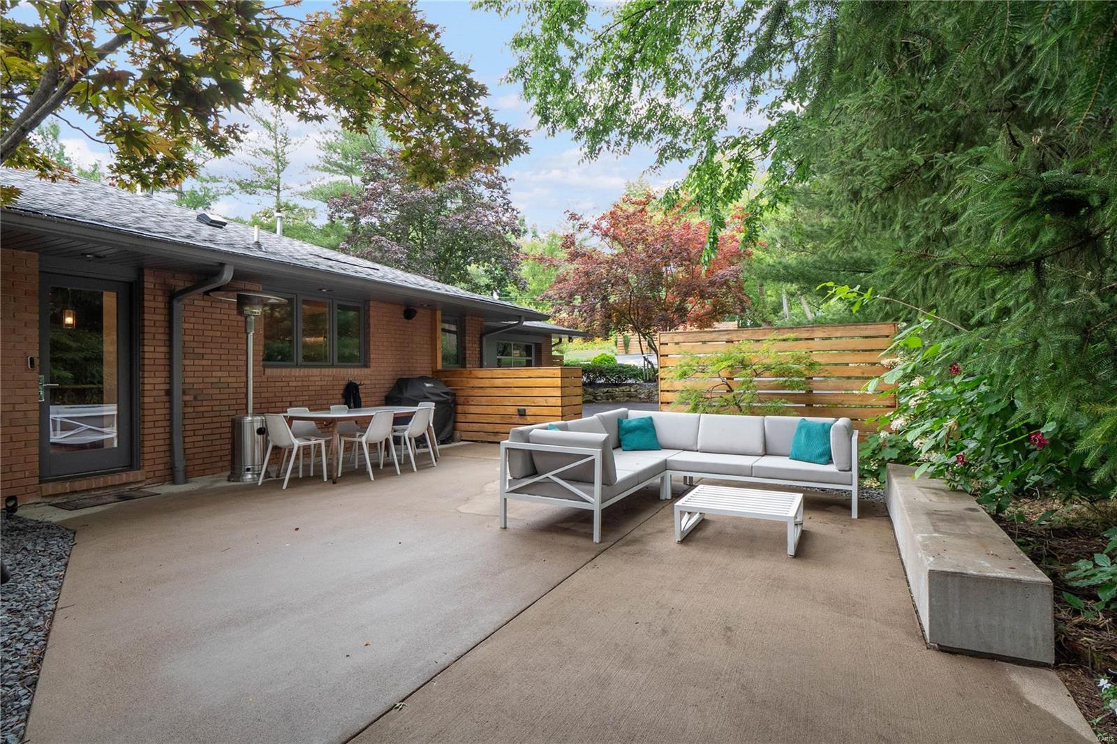 Brazillian Court Add - Residential