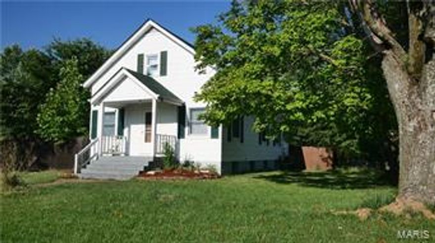 COME OUT TO SEE THIS BEAUTIFUL, TRADITIONAL 1.5 STORY HOME IN VILLA RIDGE! Great family setting. A very rare find w/ a .84ac lot & a fully fenced rear yard. You will love the large deck overlooking a perfectly flat yard setting up nicely for the outdoor entertainer in you. The spacious master bedroom features lots of charm w/ a bead board accent wall, loads of natural light shining through the newer windows, built-in bookcases & unique storage nooks along w/ his & hers closets & unique wood frame windows. A full bath & 2nd lg bed complete the upper .5 story. A very spacious living room provides a great place for a family to kick back after a long Spring day of play in the yard with enough room for family gatherings. This home boasts a very special kitchen w/ plenty of cabinets, a cooktop, built-in double ovens, a refrigerator nook, all with space savings in mind. Awesome glass interior doors & a main floor laundry/utility room are extras. Absolute Must See!