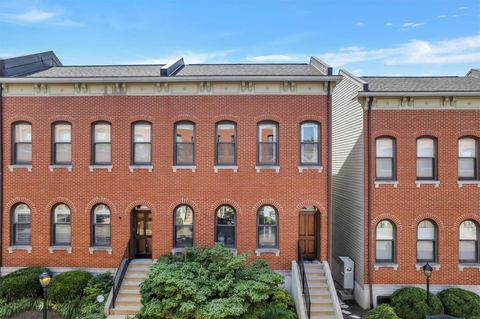 Townhouse in St Louis MO 1013 Mississippi Avenue.jpg