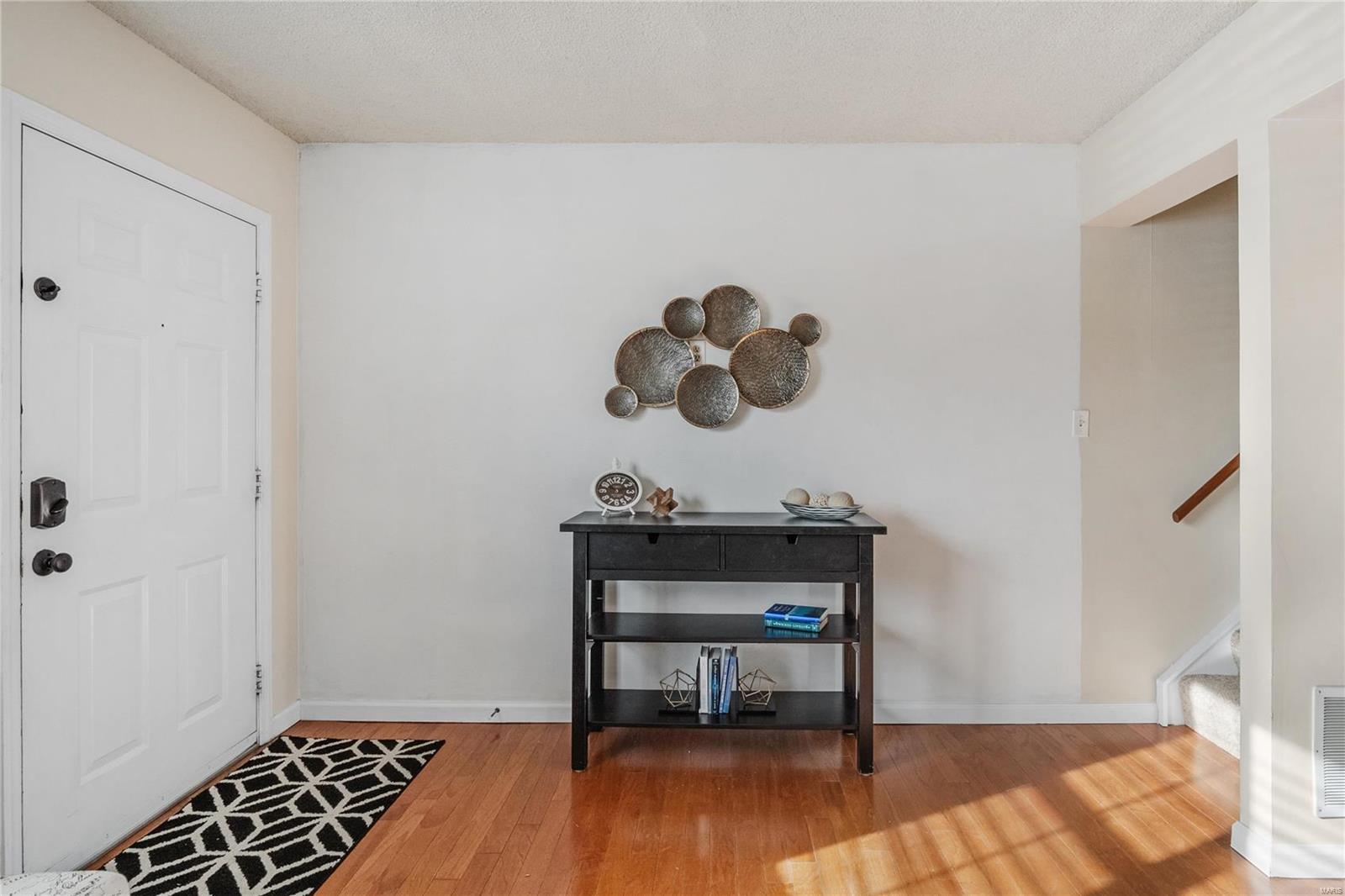 St Louis, Missouri 63144, United States, 2 Bedrooms Bedrooms, ,2 BathroomsBathrooms,Residential,Pending,26072