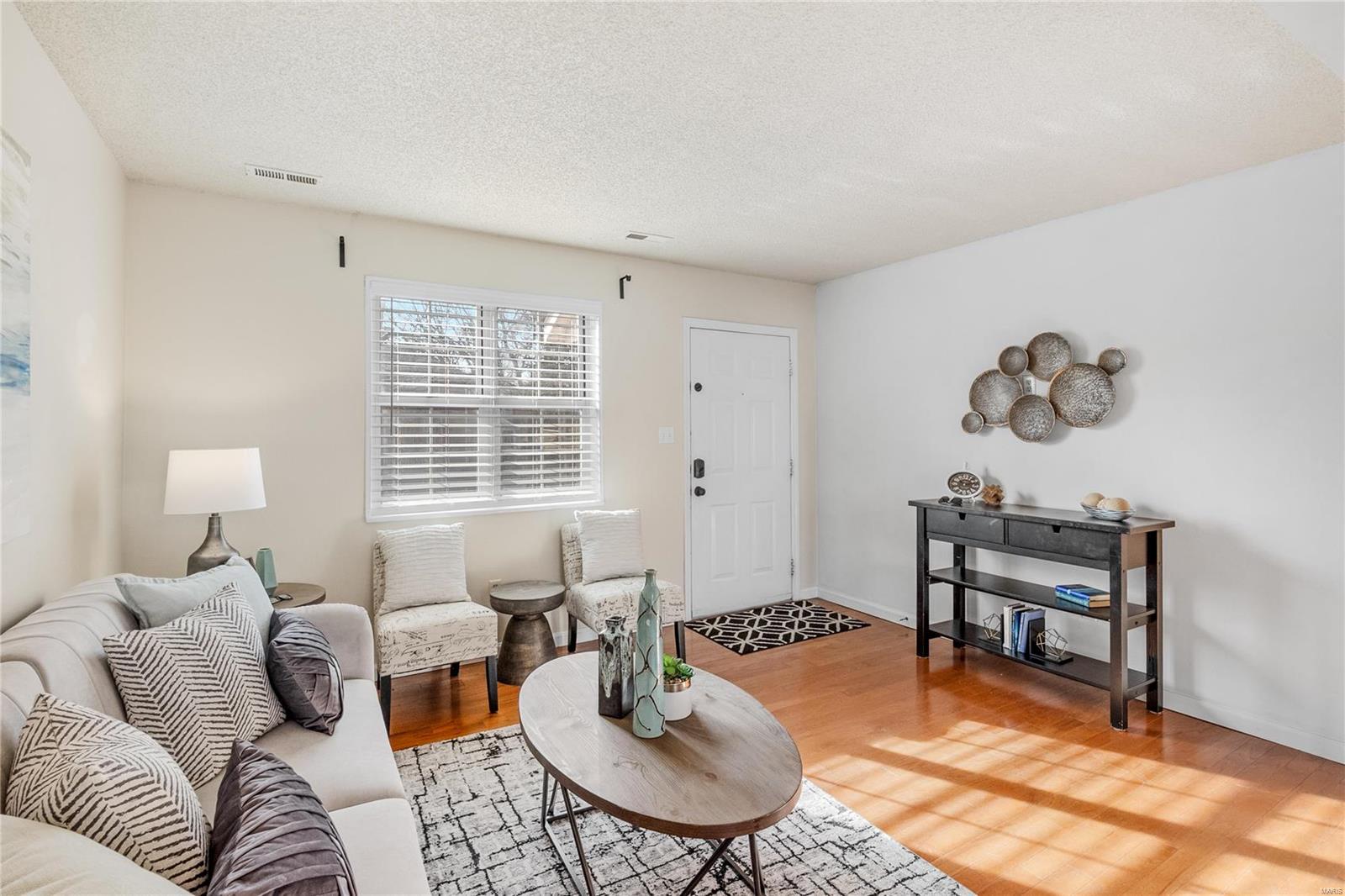 St Louis, Missouri 63144, United States, 2 Bedrooms Bedrooms, ,2 BathroomsBathrooms,Residential,Pending,26072