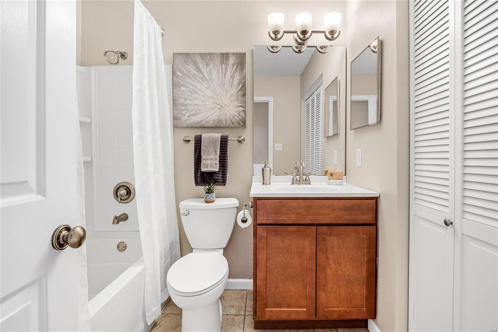 St Louis, Missouri 63144, United States, 2 Bedrooms Bedrooms, ,2 BathroomsBathrooms,Residential,Pending,26072