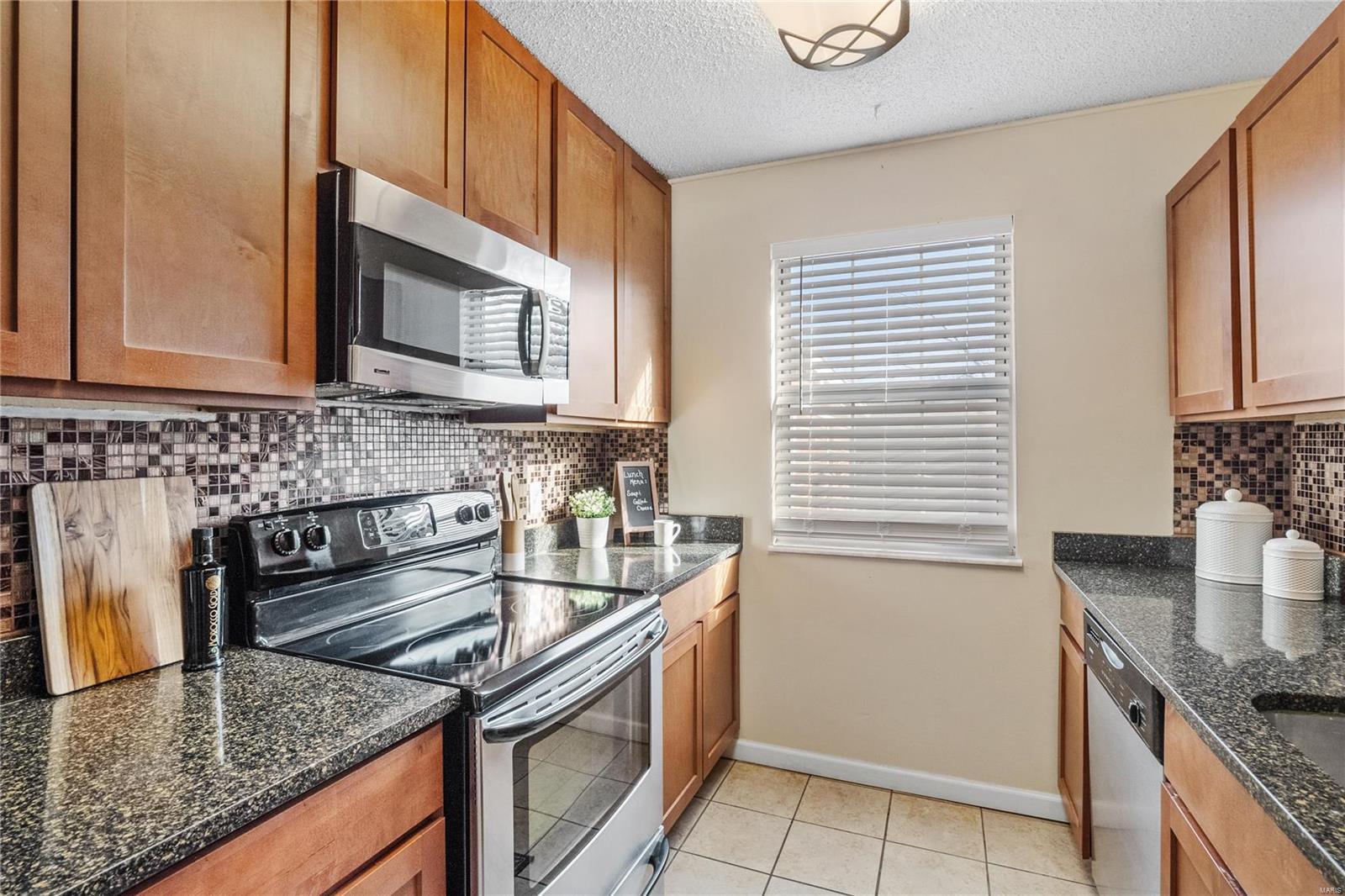 St Louis, Missouri 63144, United States, 2 Bedrooms Bedrooms, ,2 BathroomsBathrooms,Residential,Pending,26072