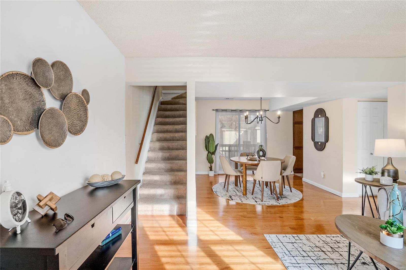 St Louis, Missouri 63144, United States, 2 Bedrooms Bedrooms, ,2 BathroomsBathrooms,Residential,Pending,26072