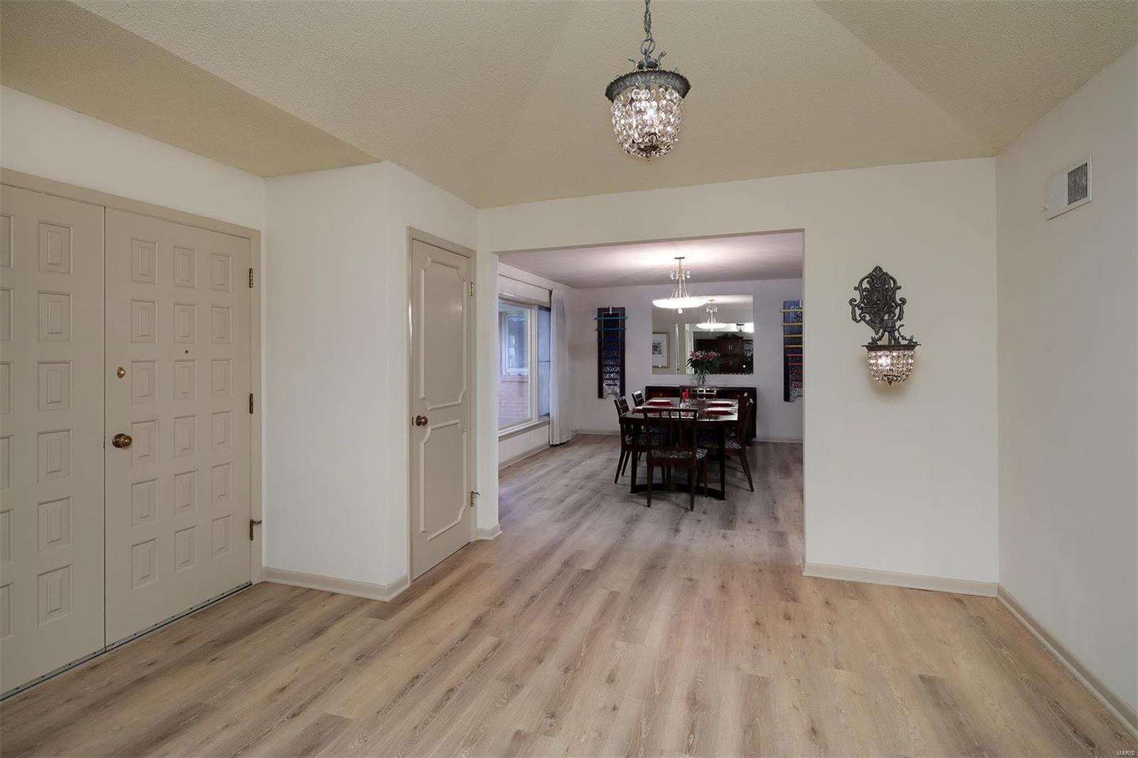 Ladue Estates - Residential