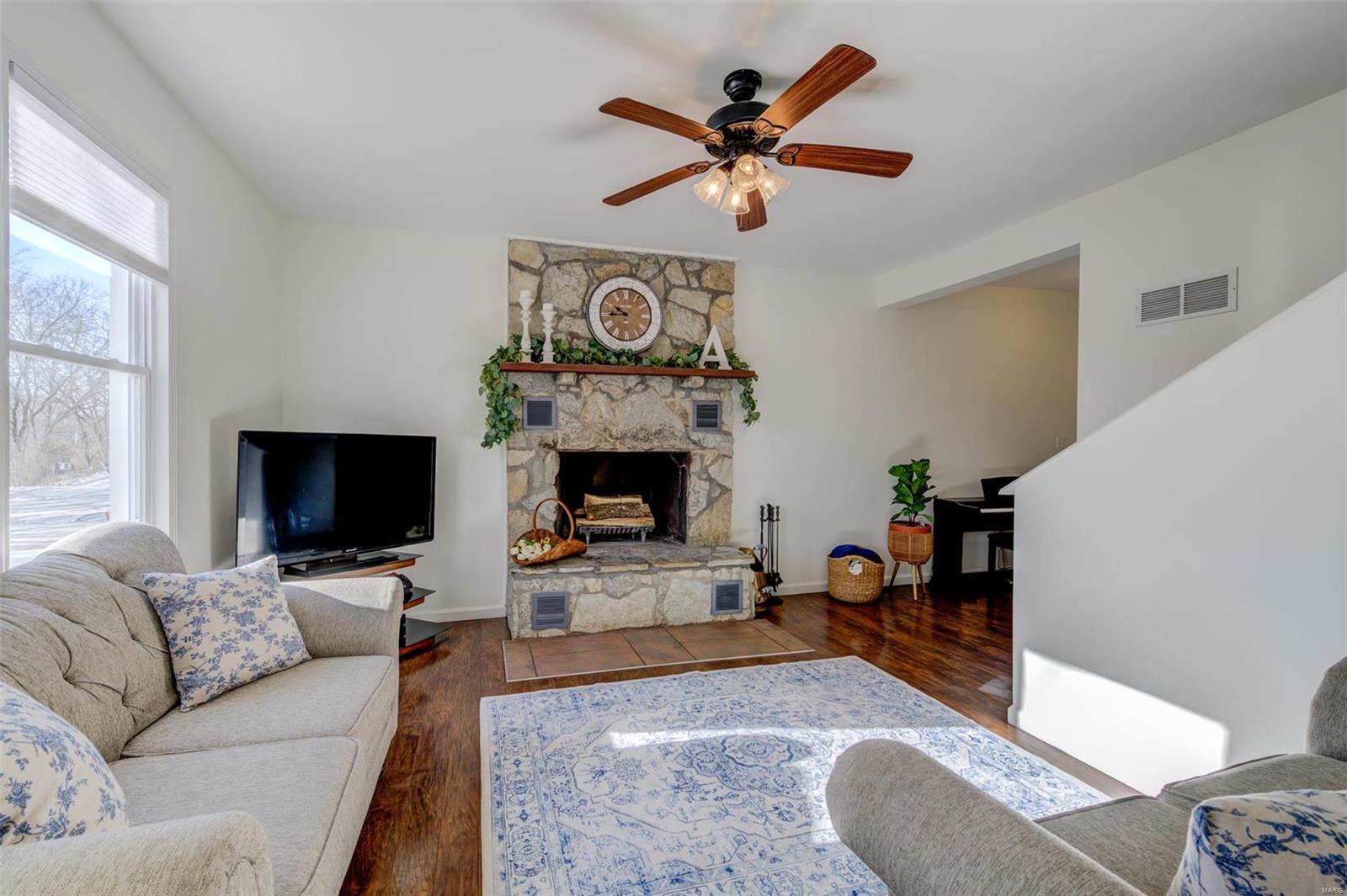 Cedar Hill, Missouri 63016, United States, 4 Bedrooms Bedrooms, ,2 BathroomsBathrooms,Residential,Pending,16046