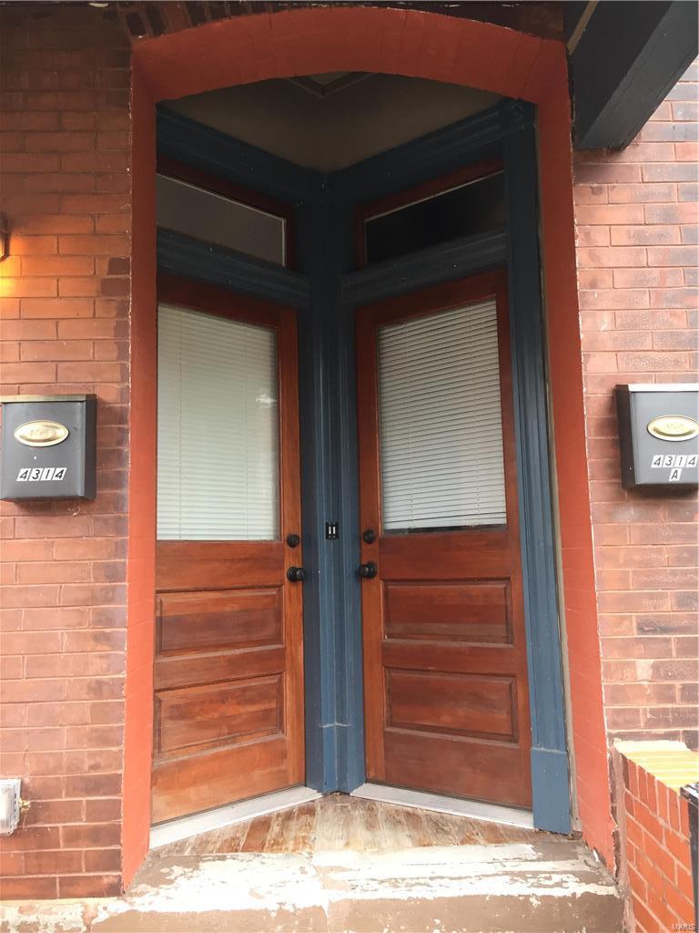 Laclede Race Cource Sub - Residential Lease