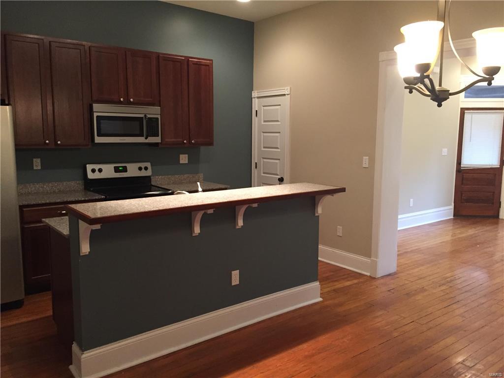Laclede Race Cource Sub - Residential Lease