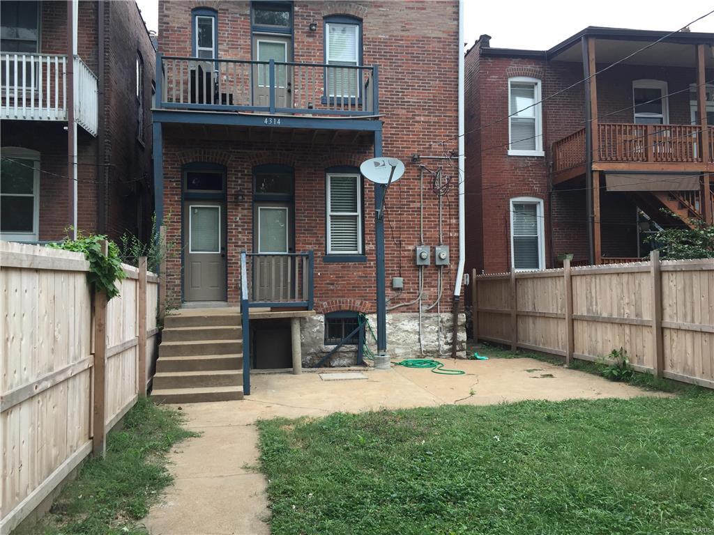 Laclede Race Cource Sub - Residential Lease