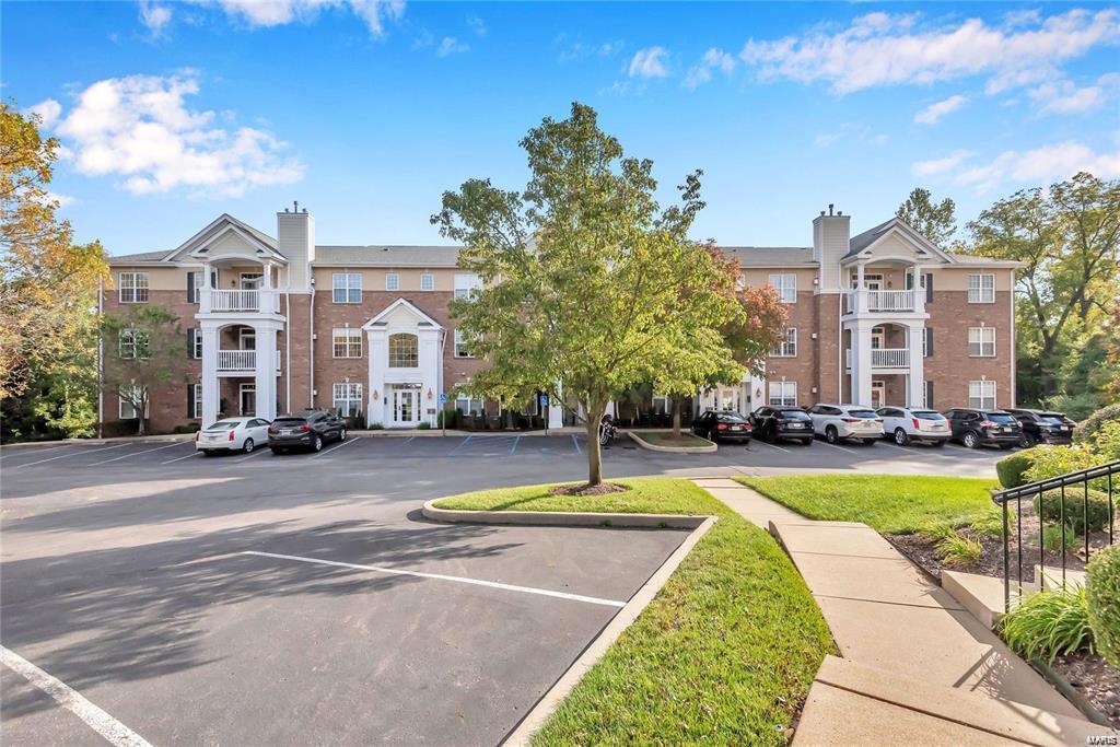 St Louis, Missouri 63141, United States, 2 Bedrooms Bedrooms, ,2 BathroomsBathrooms,Residential,Active,82663