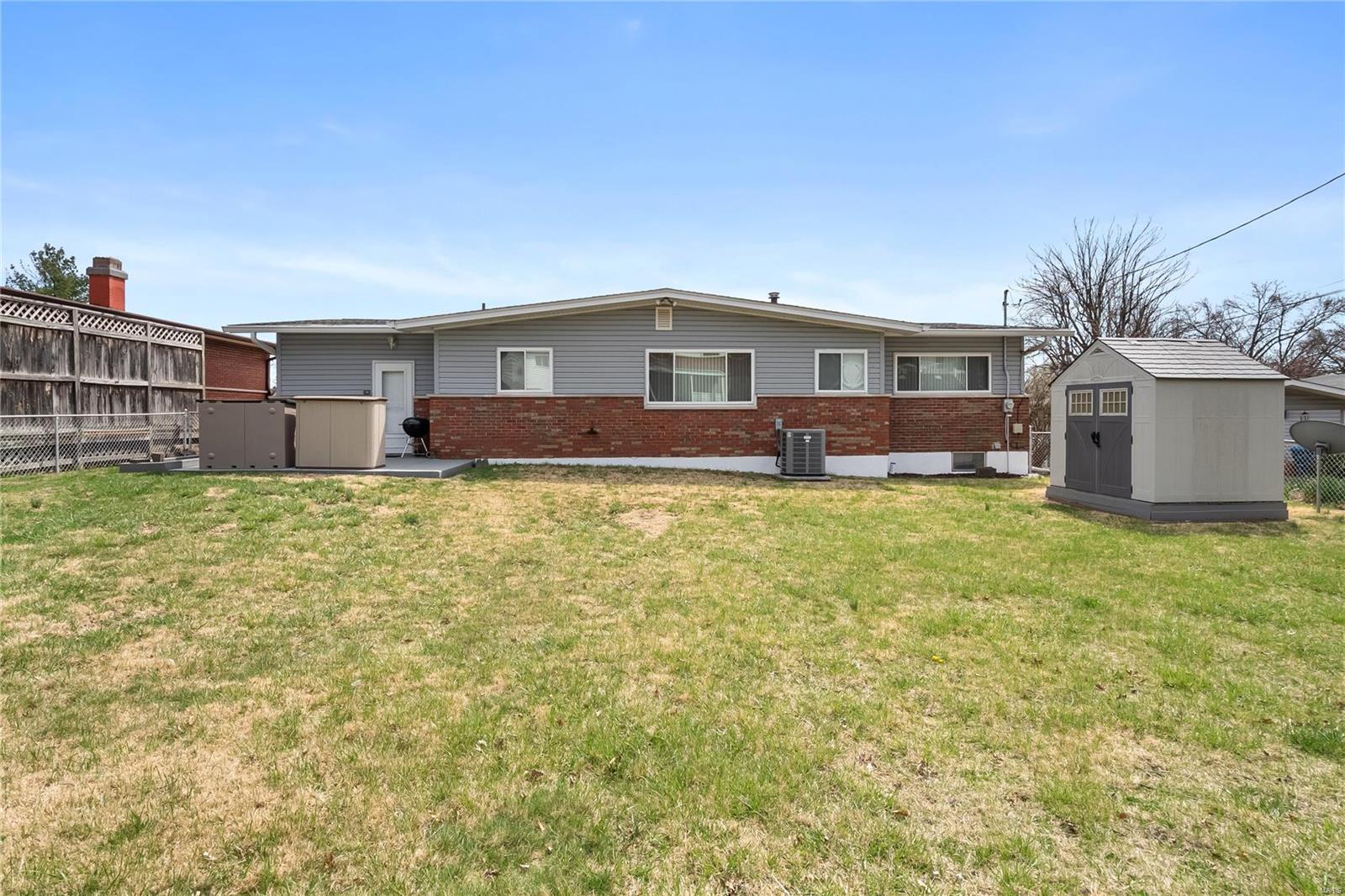 St Louis, Missouri 63125, United States, 3 Bedrooms Bedrooms, ,2 BathroomsBathrooms,Residential,Pending,101913