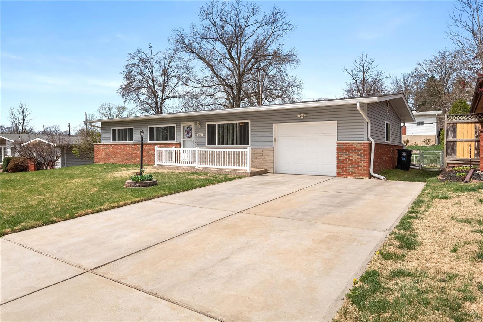 St Louis, Missouri 63125, United States, 3 Bedrooms Bedrooms, ,2 BathroomsBathrooms,Residential,Pending,101913