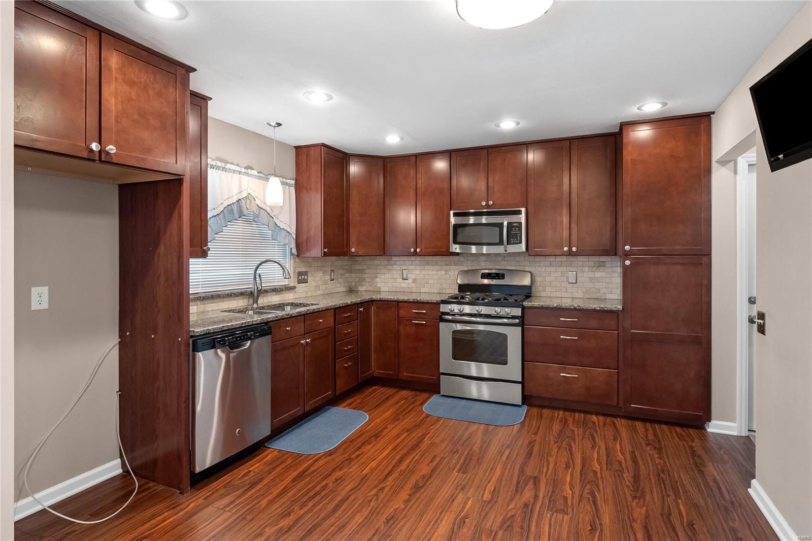 St Louis, Missouri 63125, United States, 3 Bedrooms Bedrooms, ,2 BathroomsBathrooms,Residential,Pending,101913