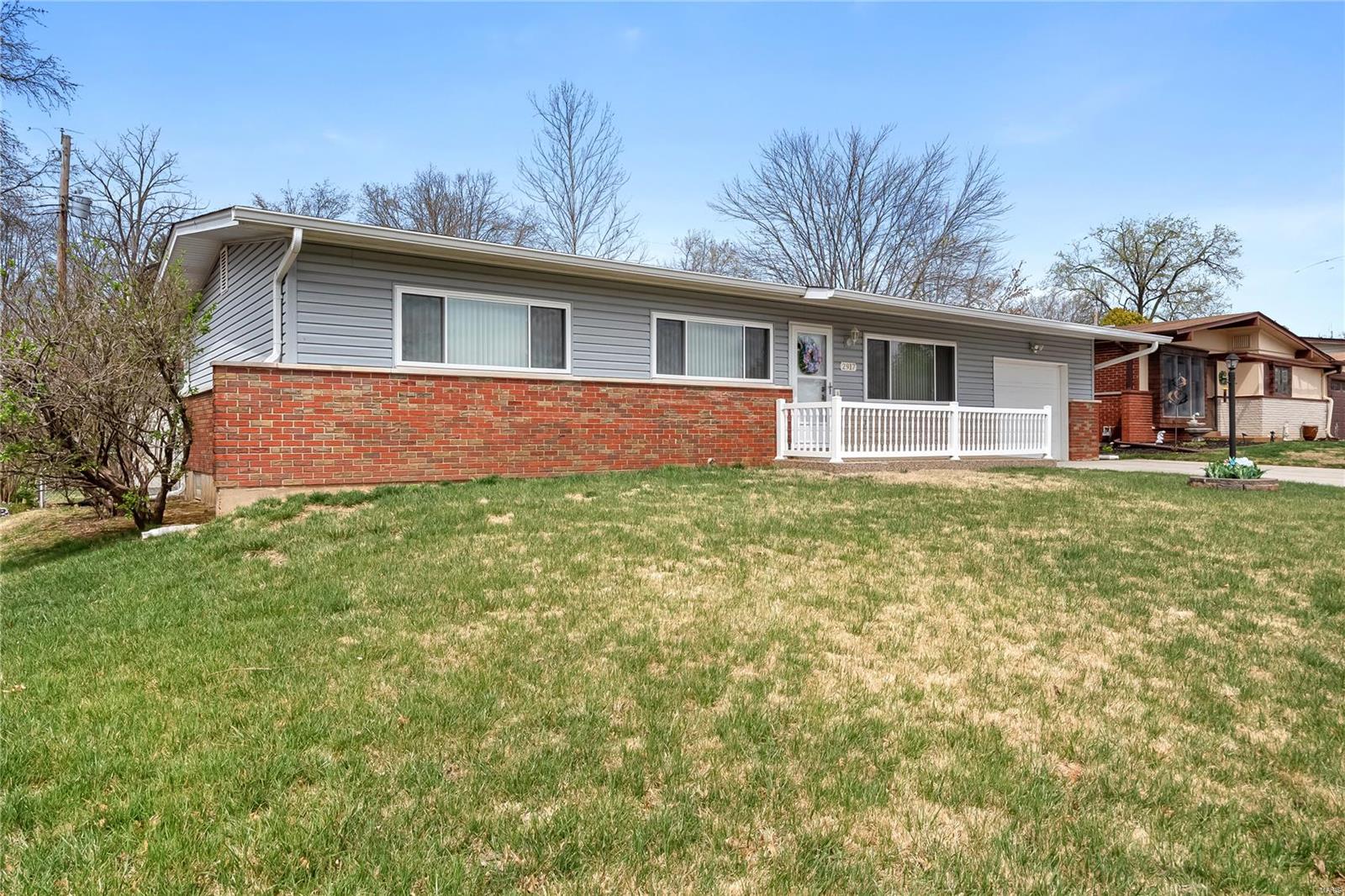 St Louis, Missouri 63125, United States, 3 Bedrooms Bedrooms, ,2 BathroomsBathrooms,Residential,Pending,101913