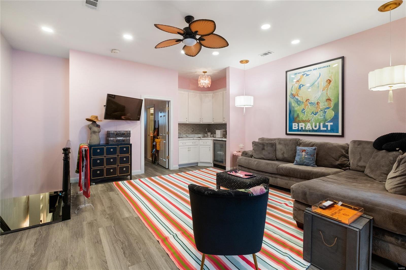 Brighton Way Twnhms A Condo - Residential