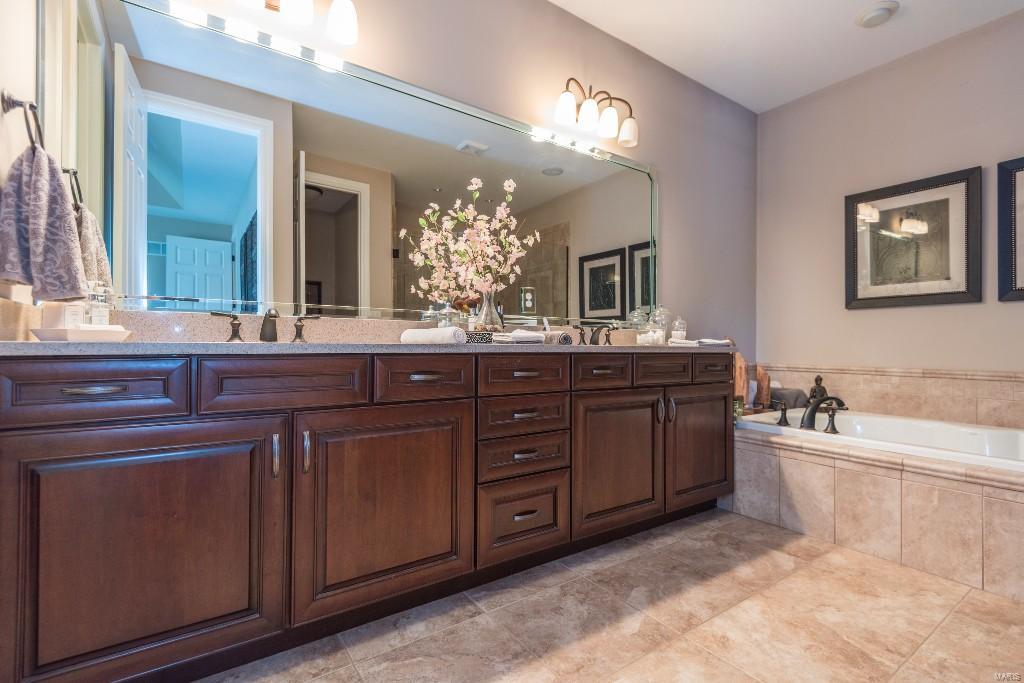 Villas At Meadowbrook The - Residential