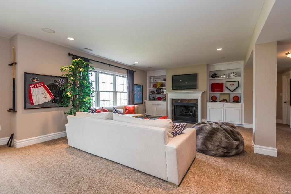 Villas At Meadowbrook The - Residential