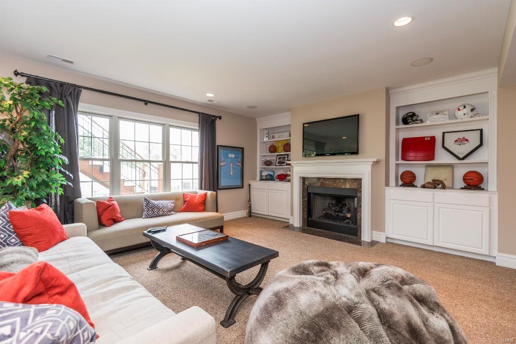 Villas At Meadowbrook The - Residential