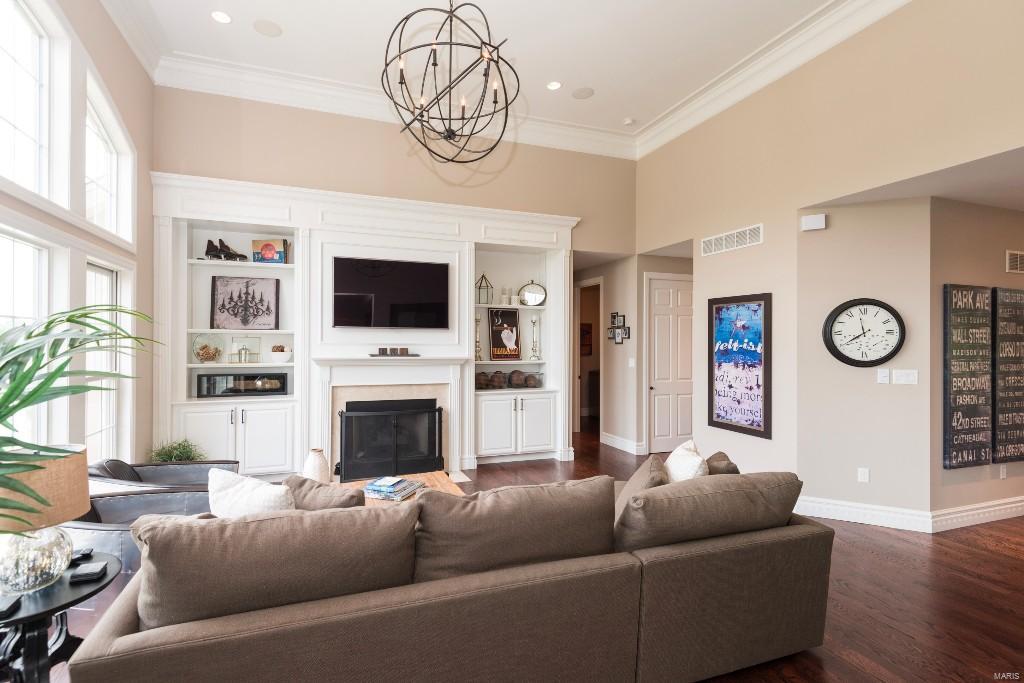 Villas At Meadowbrook The - Residential