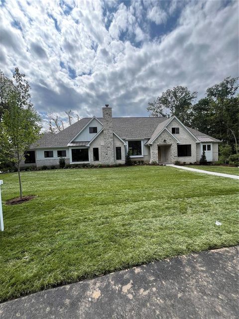 Photo of 23 Danfield Rd, Ladue, MO 63124 (MLS # 24044816)