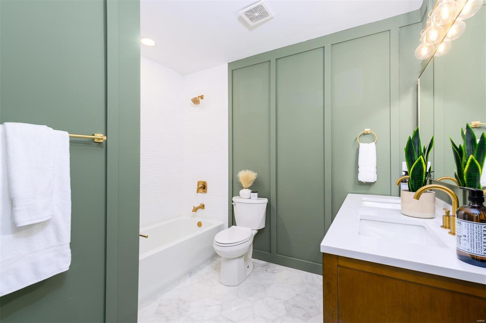 Steeplechase Lane - Residential