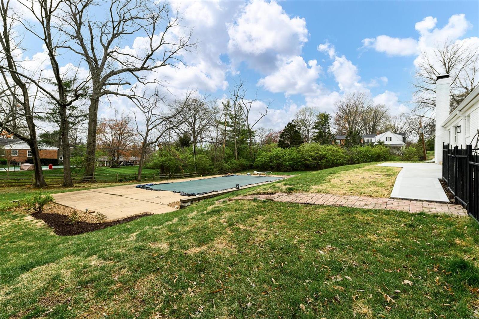 Steeplechase Lane - Residential