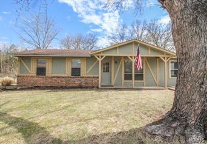 THIS VERY NICELY RENOVATED 3 BEDROOM RANCH HOME HAS BEEN UPDATED THROUGH OUT including custom cabinets, stove, microwave, dishwasher and vinyl wood flooring. Large fenced flat back yard with a 20'x25' patio and 12'x16' concrete floor shed are a few of the amenities that make this yard perfect for those summer barbecues with family and friends. Full unfinished basement for you to add your personal touch. Quick convenient access to Hwy. 44 , and just minutes from that Great Historic Town of Washington, MO. This lovely suburban style ranch is a must see!
***No Showings until Open House Saturday March 10th from 12-3***