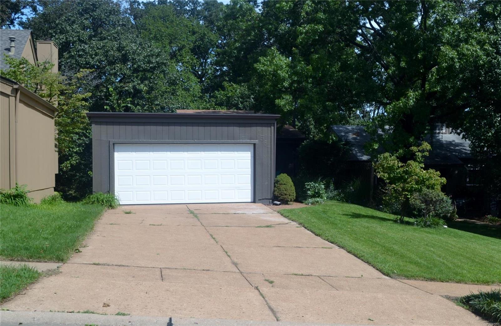 Country Lane Woods II 5 - Residential Lease