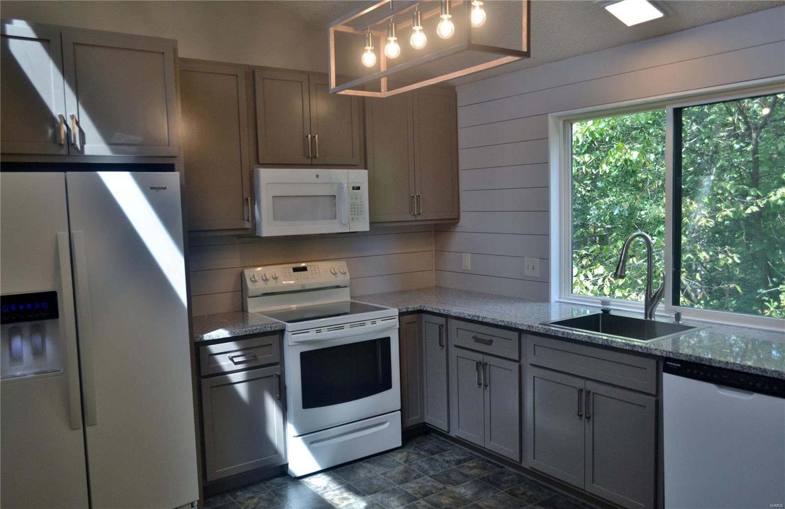 Country Lane Woods II 5 - Residential Lease