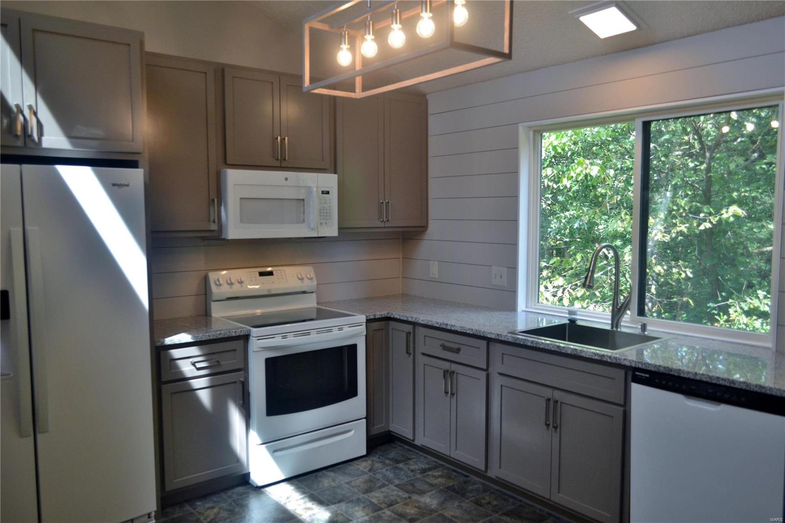 Country Lane Woods II 5 - Residential Lease
