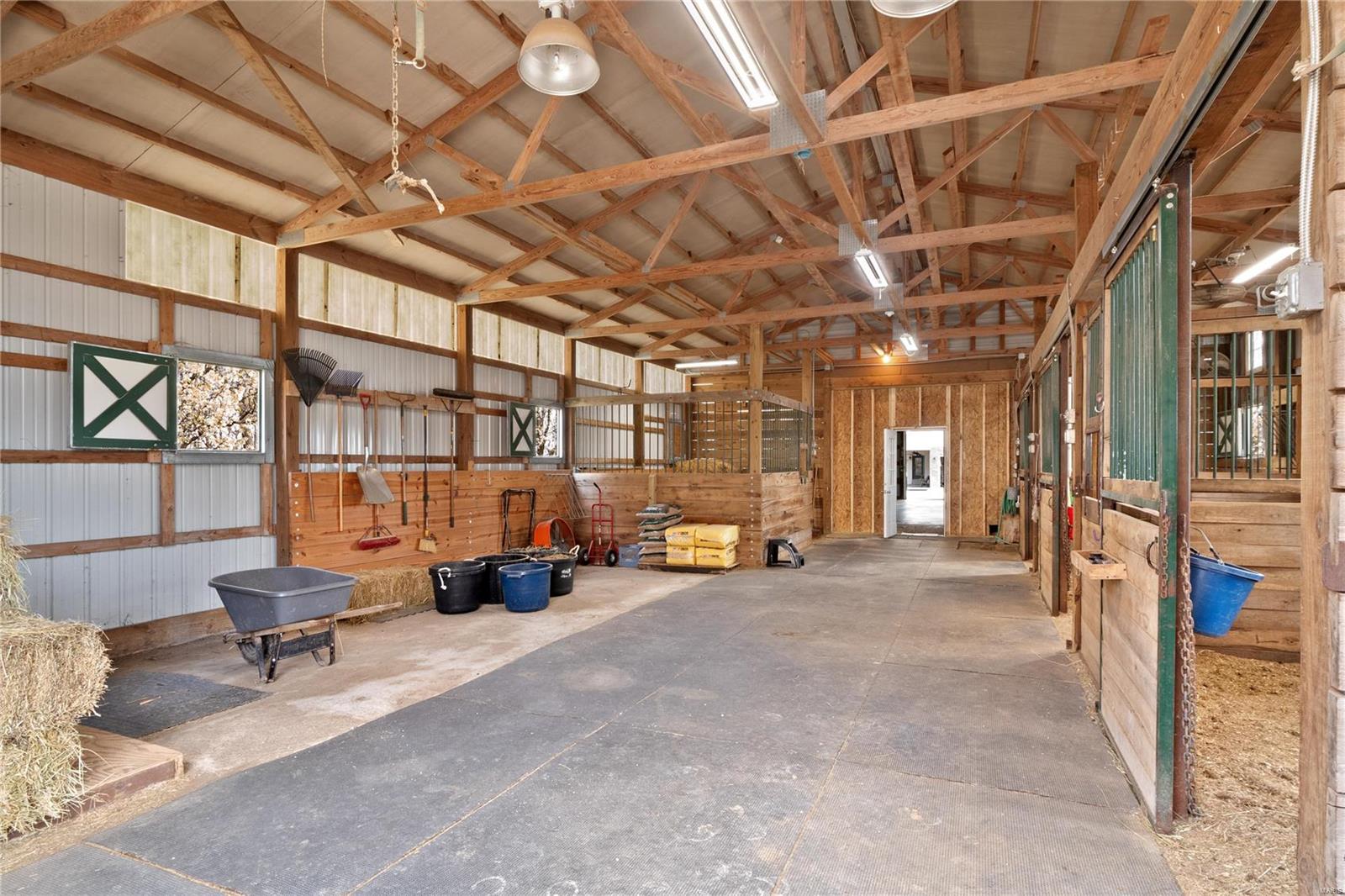 Silex, Missouri 63377, United States, 5 Bedrooms Bedrooms, ,4 BathroomsBathrooms,Residential,Pending,57869