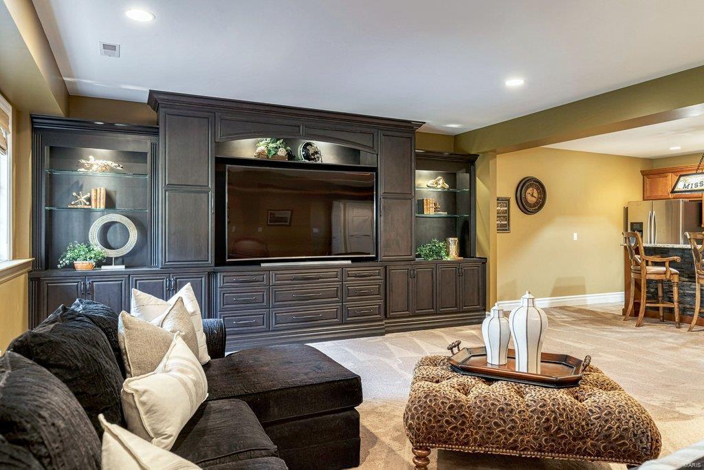 Villas At Meadowbrook The - Residential