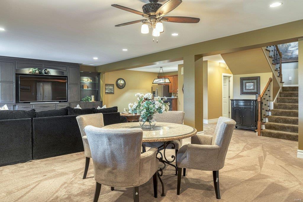 Villas At Meadowbrook The - Residential