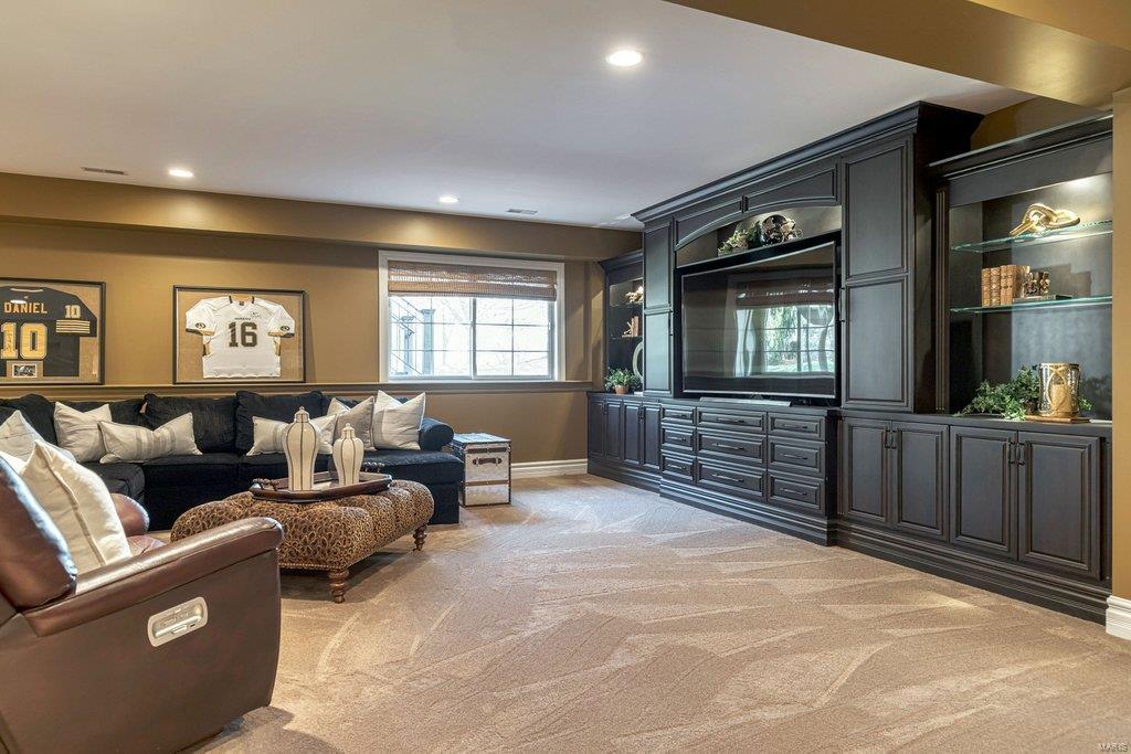 Villas At Meadowbrook The - Residential