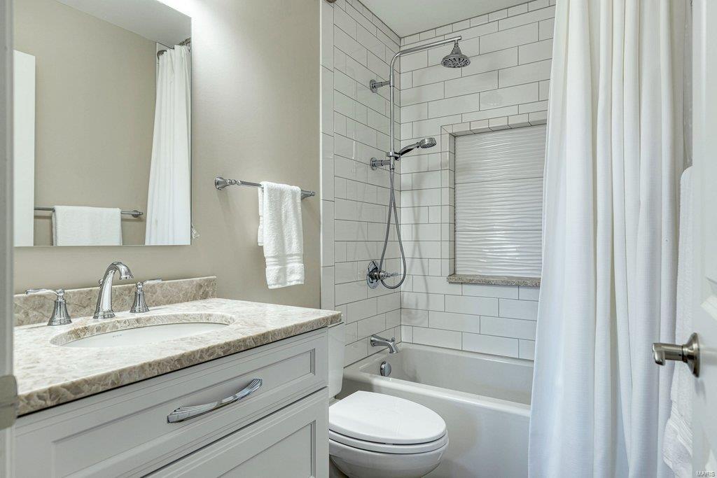 Villas At Meadowbrook The - Residential