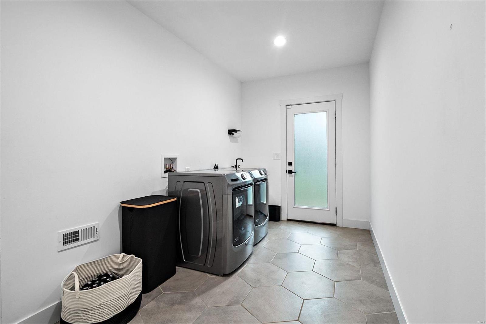 Radcliffe 3 - Residential