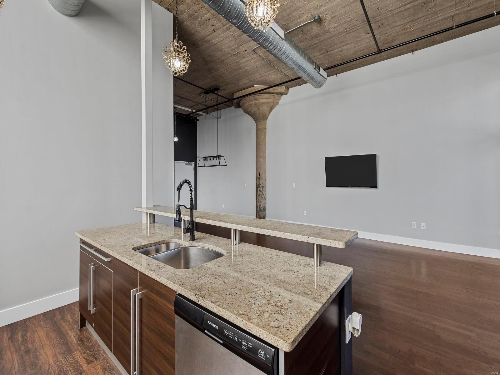 First Amendment/West End Lofts - Residential