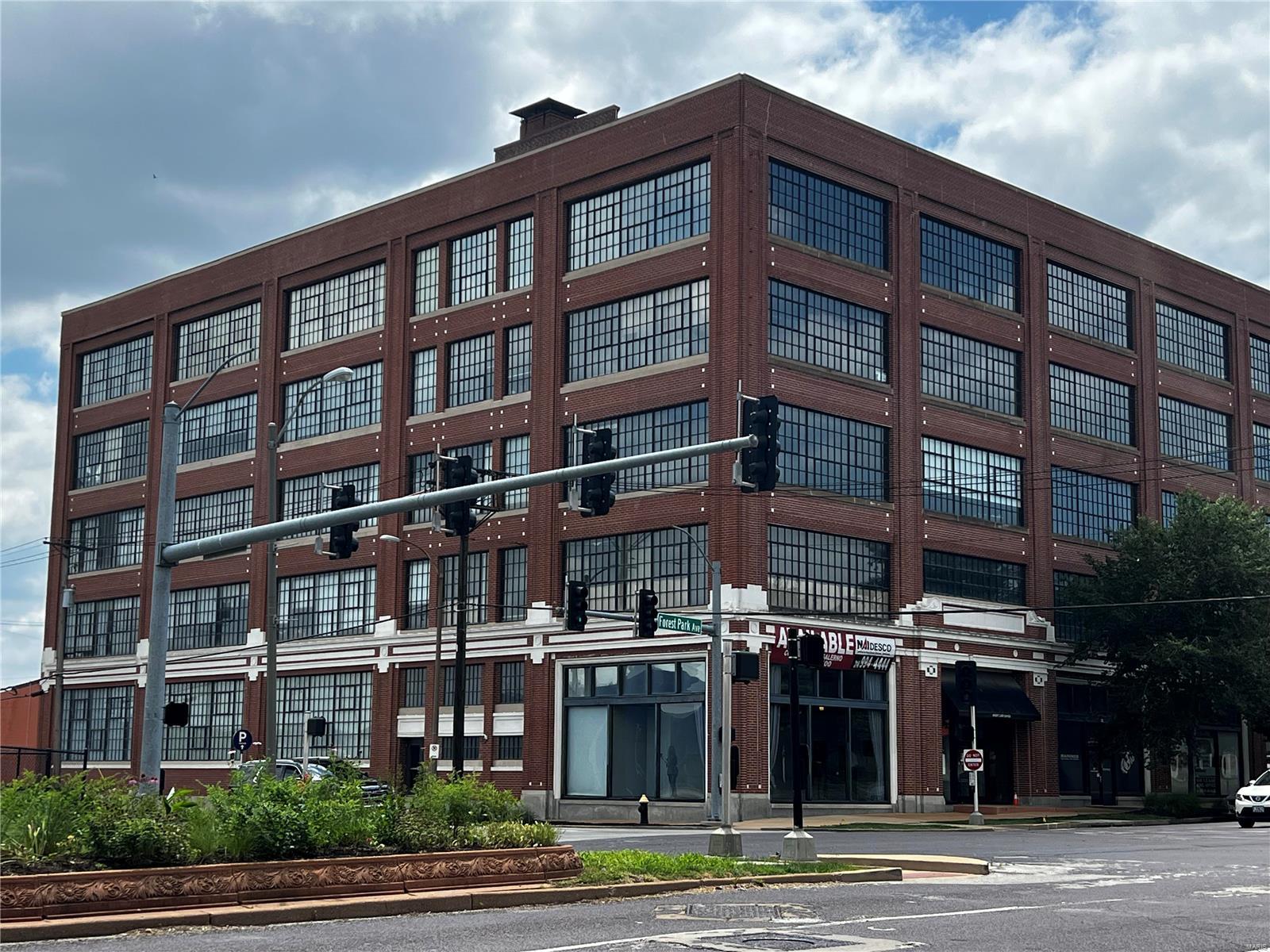 First Amendment/West End Lofts - Residential